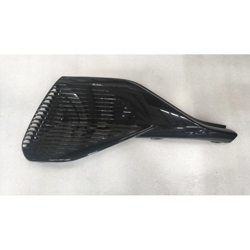 Couvercle de garniture droite du pare-chocs avant - BYD - 13390827-00