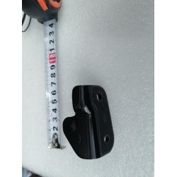 Support inférieur du vérin électrique droit du couvercle du coffre - BYD - 13339433-00