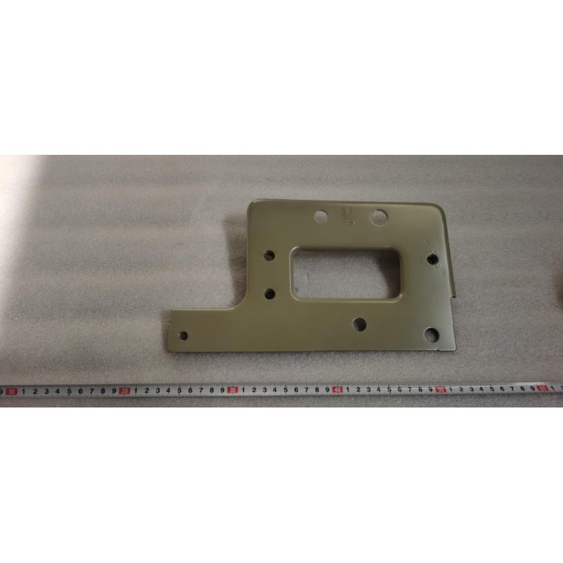 Plaque de montage droite, poutre anti-collision, avant - BYD - 13278040-00
