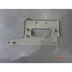 Plaque de montage gauche de la poulie anti-collision avant - BYD - 13276505-00