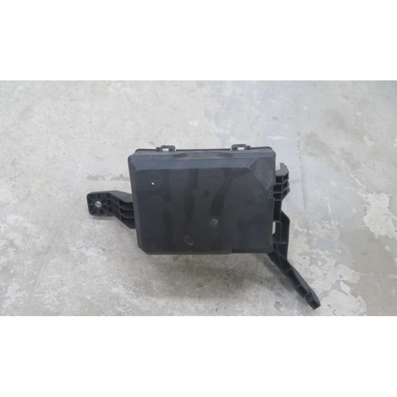 Support inférieur de la boîte à fusibles du compartiment avant - BYD - 13049483-00