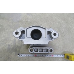 Support de montage droit du groupe motopropulseur - BYD - 13040287-00