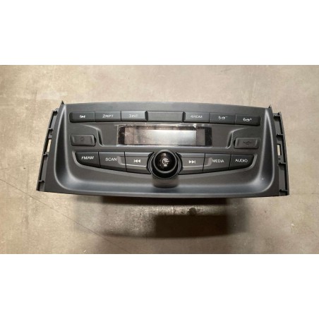 Radio. - BYD - 11456187-00
