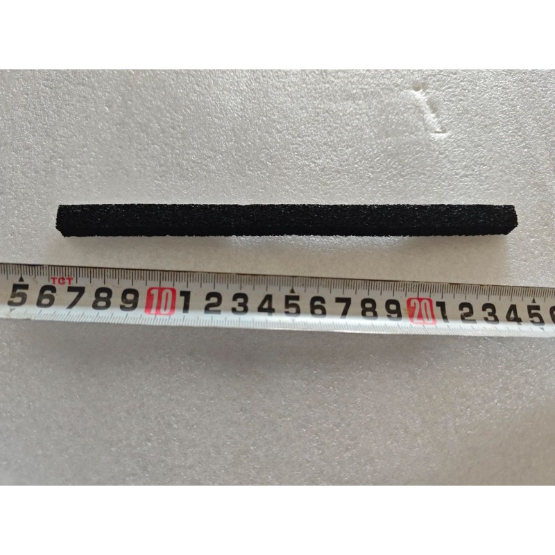 Déflecteur supérieur droit d'étanchéité de radiateur - BYD - 11281257-00