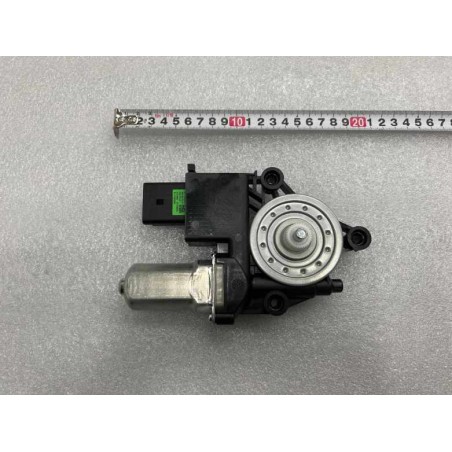 Moteur de porte avant droite - BYD - 13721054-00