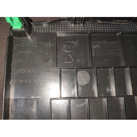 Emplacement téléphone de console centrale - BYD - 18635636-00