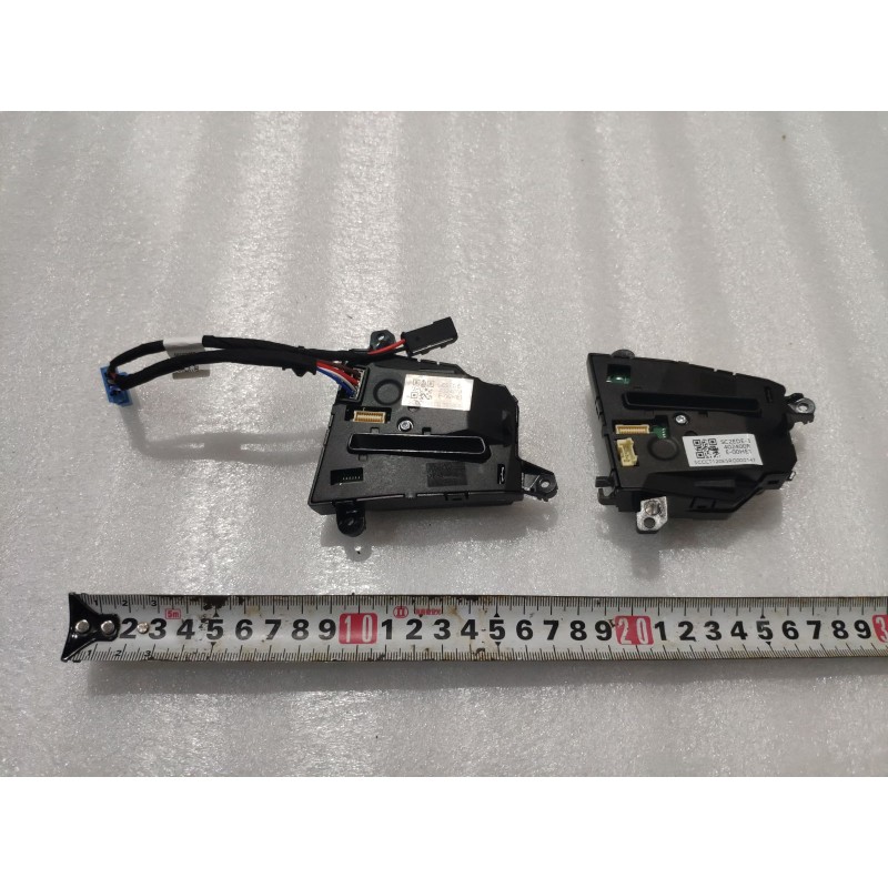 Commandes au volant (gris HE1) - BYD - 18635371-00