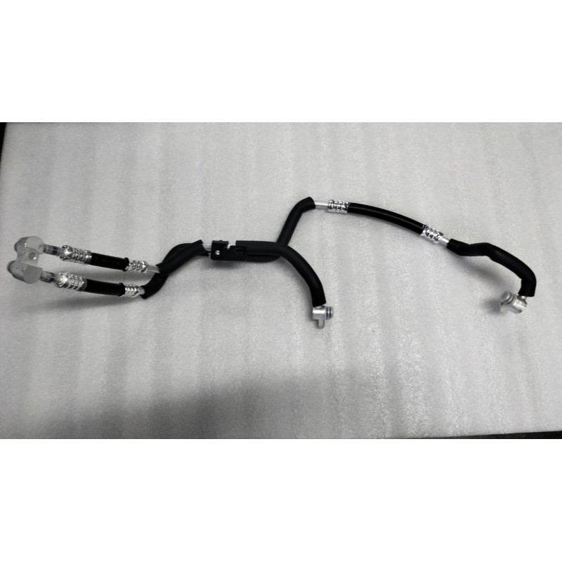 Tuyau de refoulement de compresseur 3 - BYD - 13647187-00