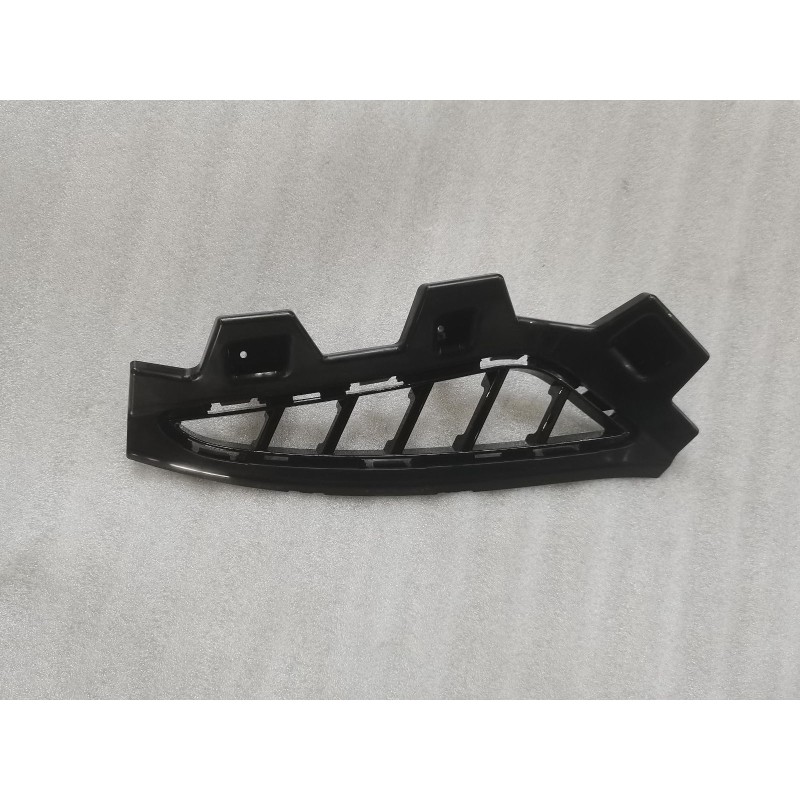 Garniture gauche de pare-chocs avant - BYD - 18235952-00